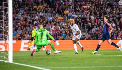  阿斯科利防守反击奏效，阿尔贝托长途奔袭得分  