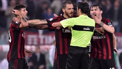  国际米兰门将低级失误导致欧联资格生变  