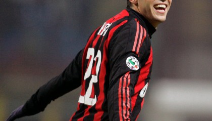  AC米兰签下年轻前锋增强锋线实力  