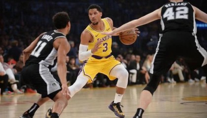  莫兰特空中接力绝平马刺进加时  