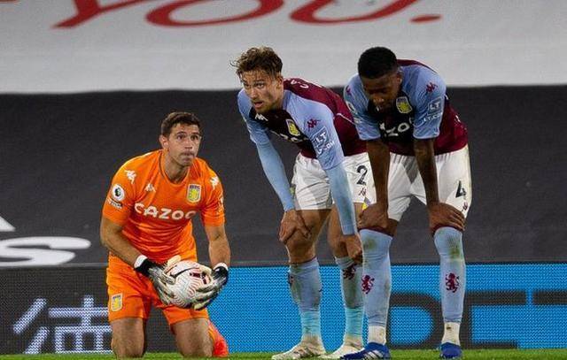  都灵门将多次神扑零封对手  