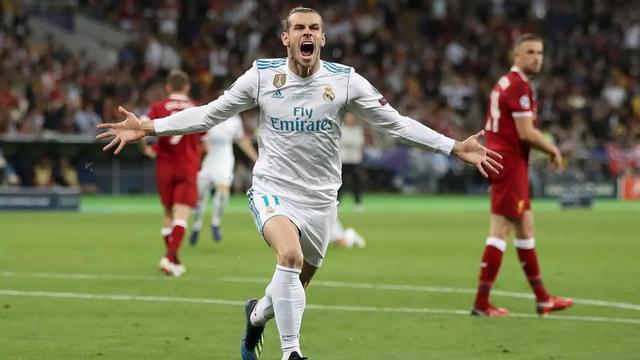  迪亚斯倒钩技惊四座，利物浦客场艰难战平曼联握手言和