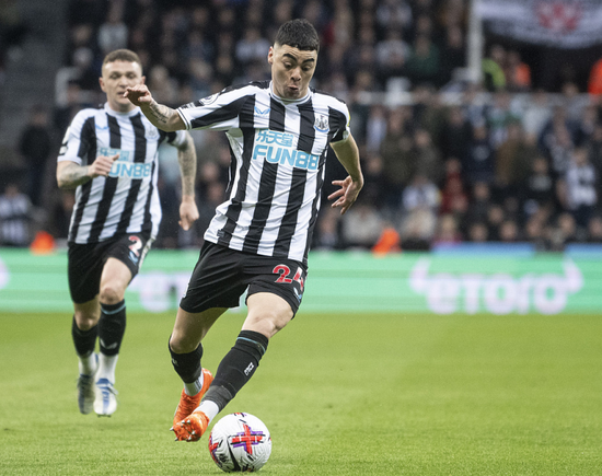  纽卡斯尔联客场战平诺丁汉森林，伊萨克错失单刀留遗憾  